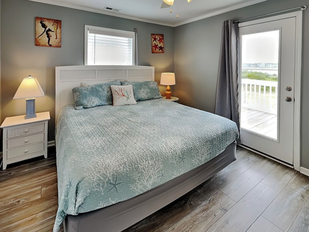 Starfish Escape by Topsail Realty