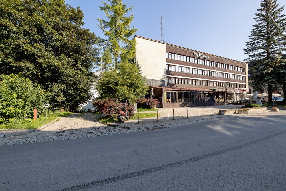 Apartments on Krupówki by Renters view 4