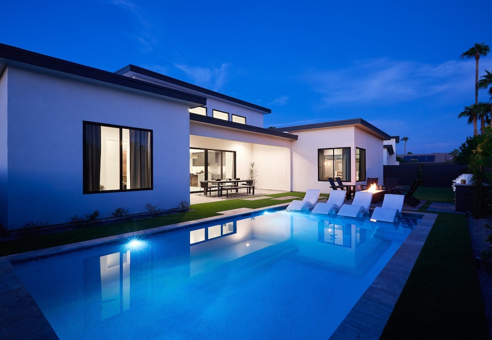 Luxe - Solstice Retreat - Heated Pools - 2 Homes