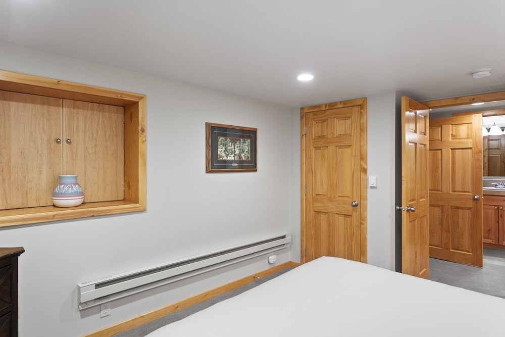Courchevel at Deer Valley Resort - Two Bedroom Condo #C101 2 Condo