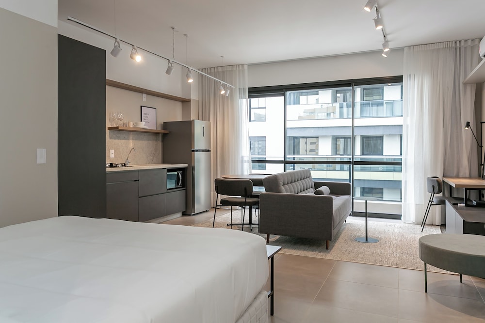 Studios Tower by Viva - Prédio com piscina e estacionamento no centro de Floripa