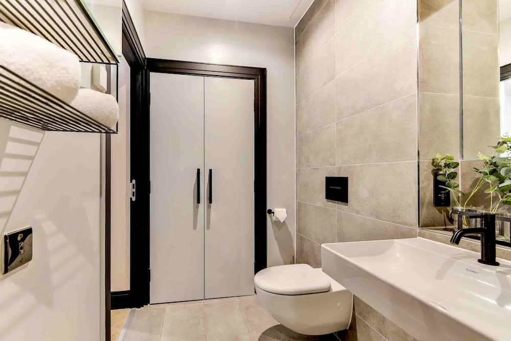 Host Stay Rox Studio