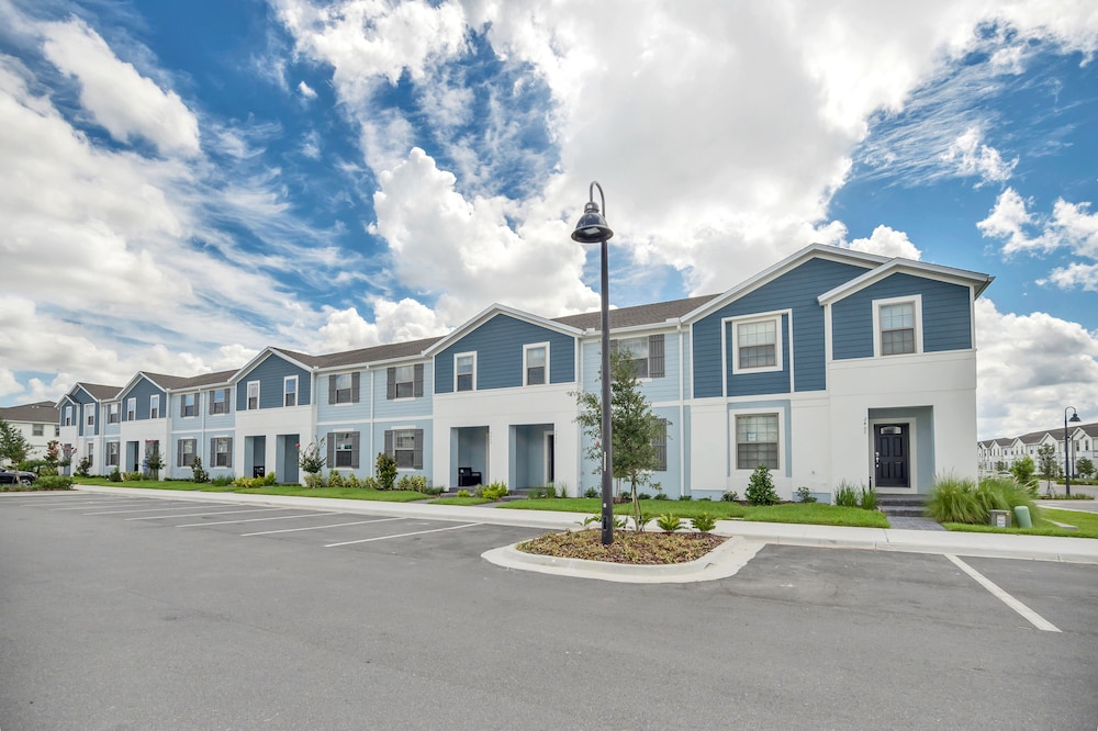 Townhome With Private Splash Pool Free Waterpark - Image 5