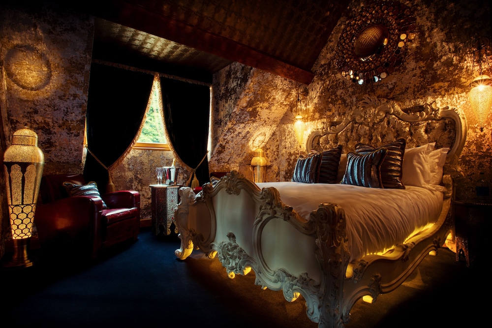 Oxford Vacations - Crazy Bear Hotel-Stadhampton - Property Image 30