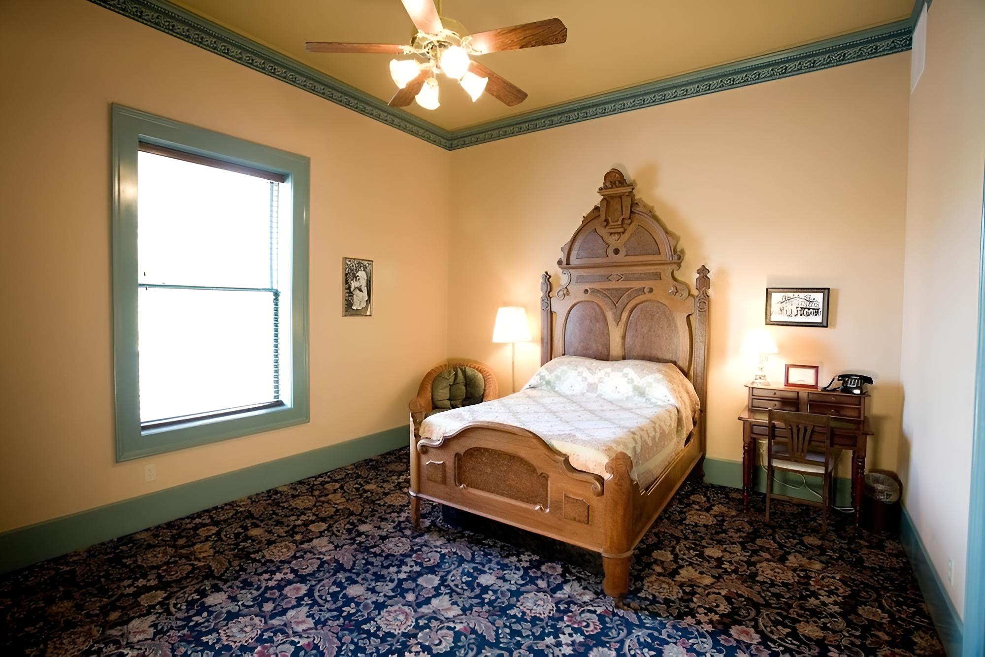 Daytona Beach Vacations - The Weinhard Hotel - Property Image 2
