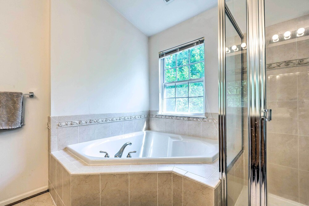 Elkridge Townhome  15 Mi to Dtwn Baltimore! - Property Image 3