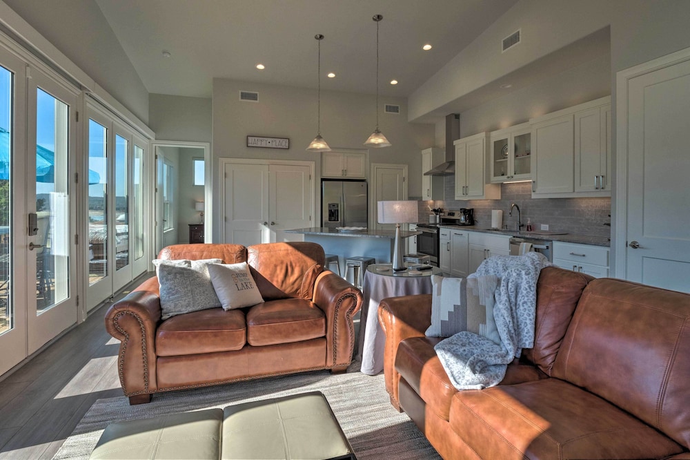 Modern Lake Travis Haven w/ Resort Amenities! - Property Image 24