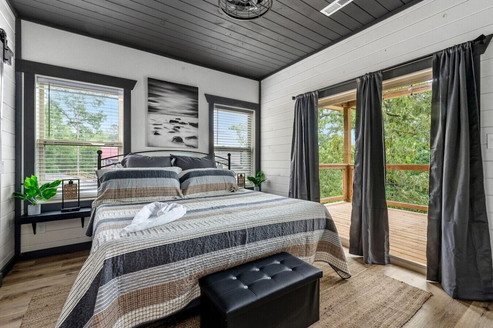 Summit Luxe Resort