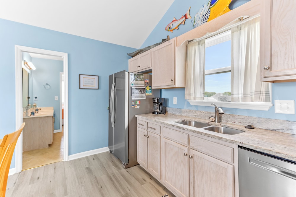 Lowe Tide by Topsail Realty