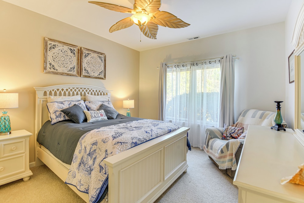 Walk to Beach: Home w/ Pool Access in White Stone