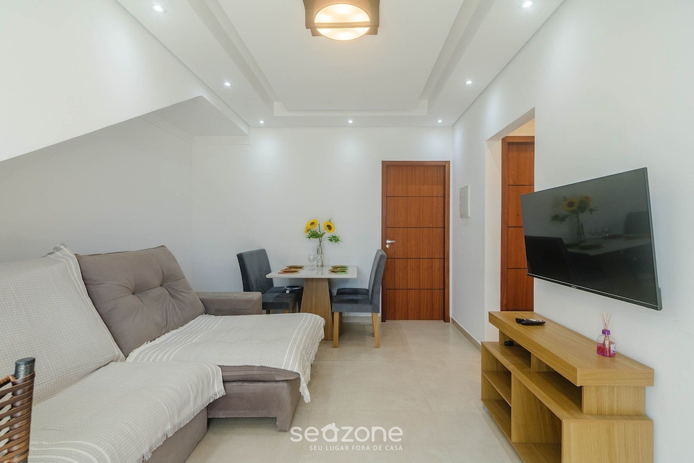 Condominium With Pool 950m From the Beach - PDM