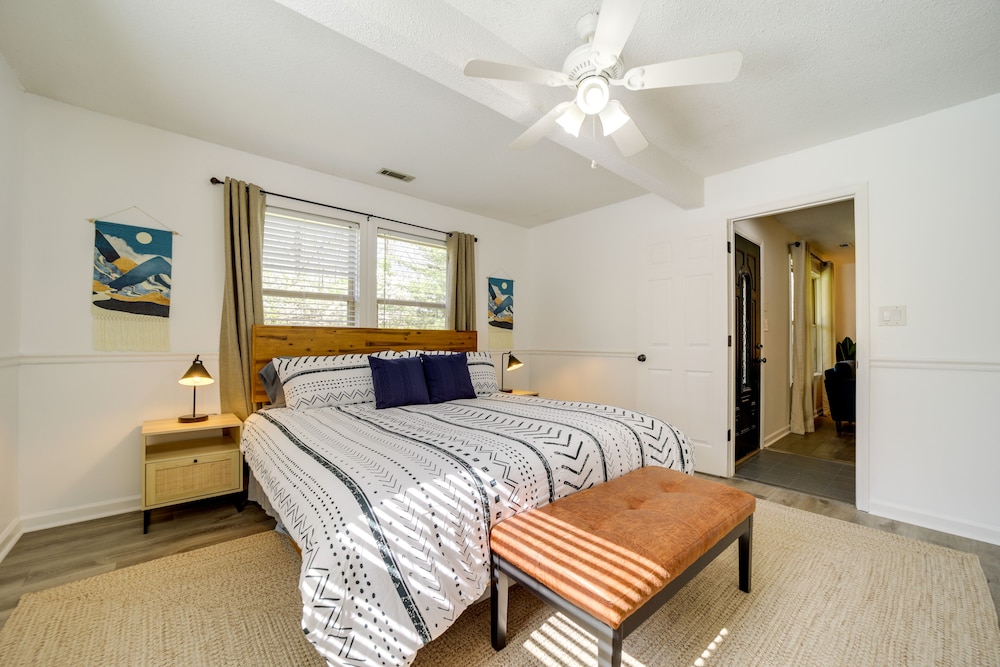 Peaceful Candler Cabin w/ Private Hot Tub! view 5