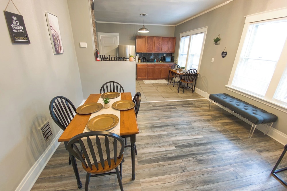 Large 6Br, 2Ba Close To Niagara Falls