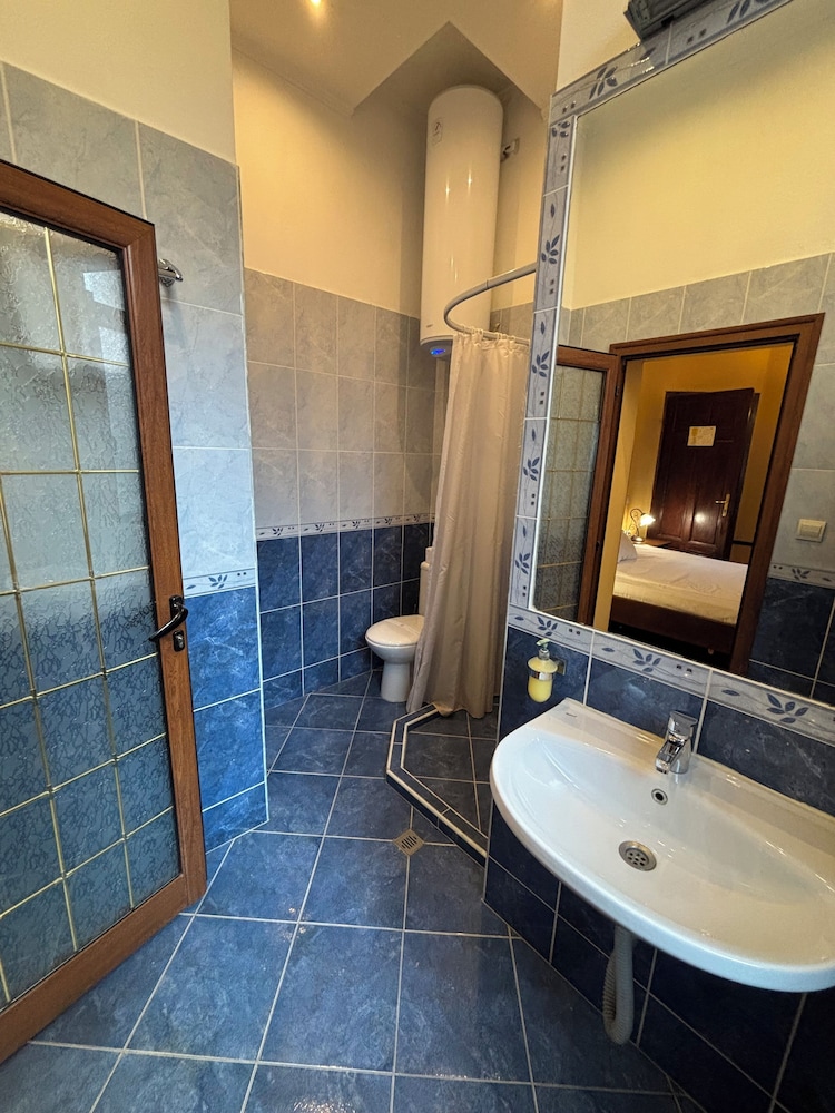 Lopera Guest House