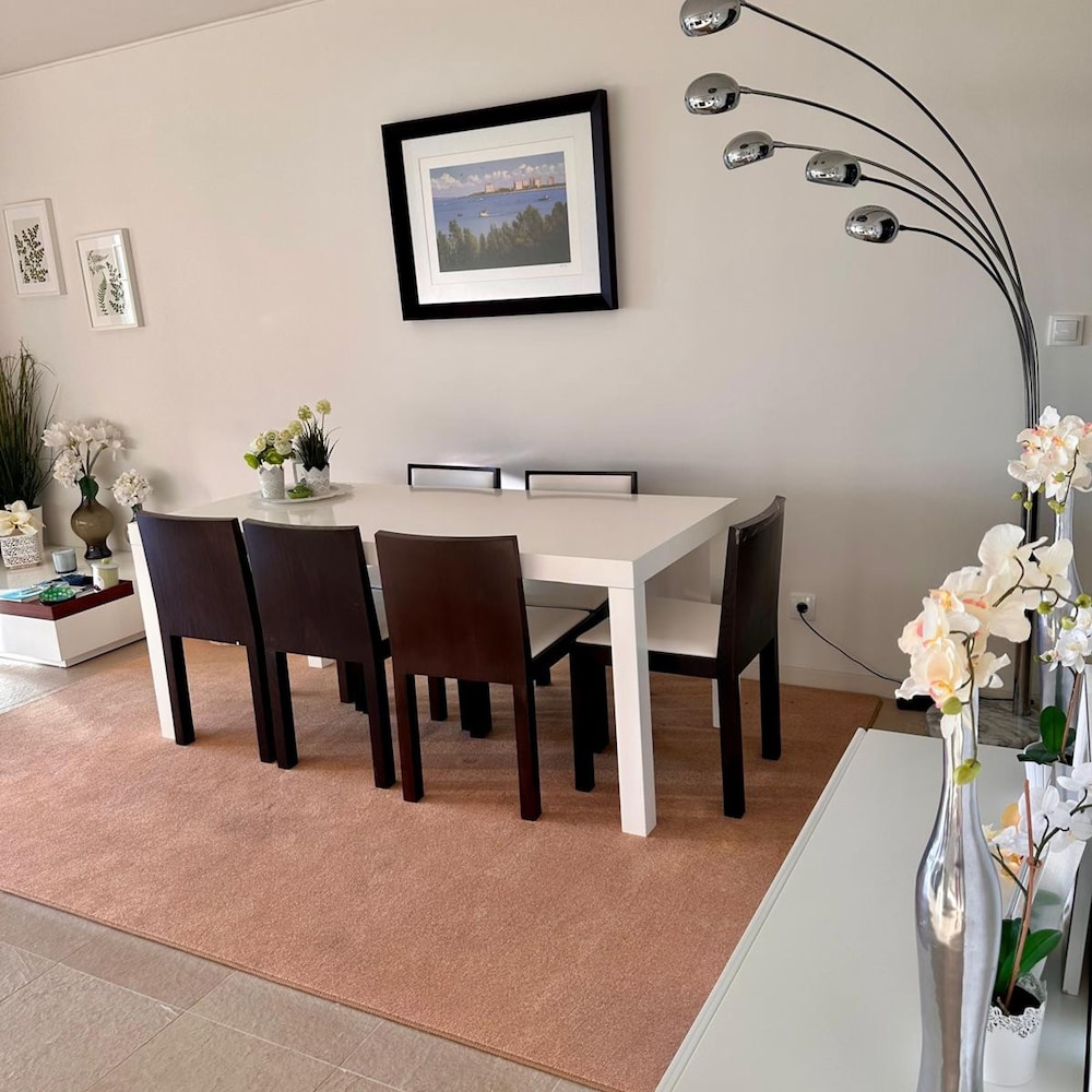 Tr ia Amazing Seaview Apartment