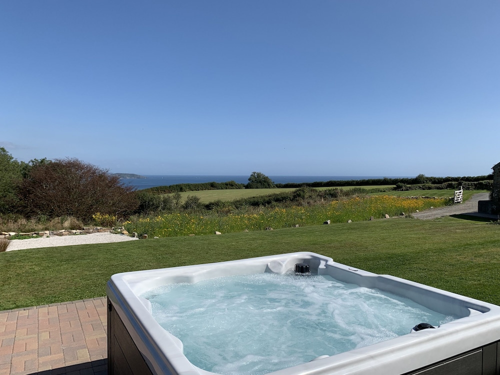 Silvermine House view 4