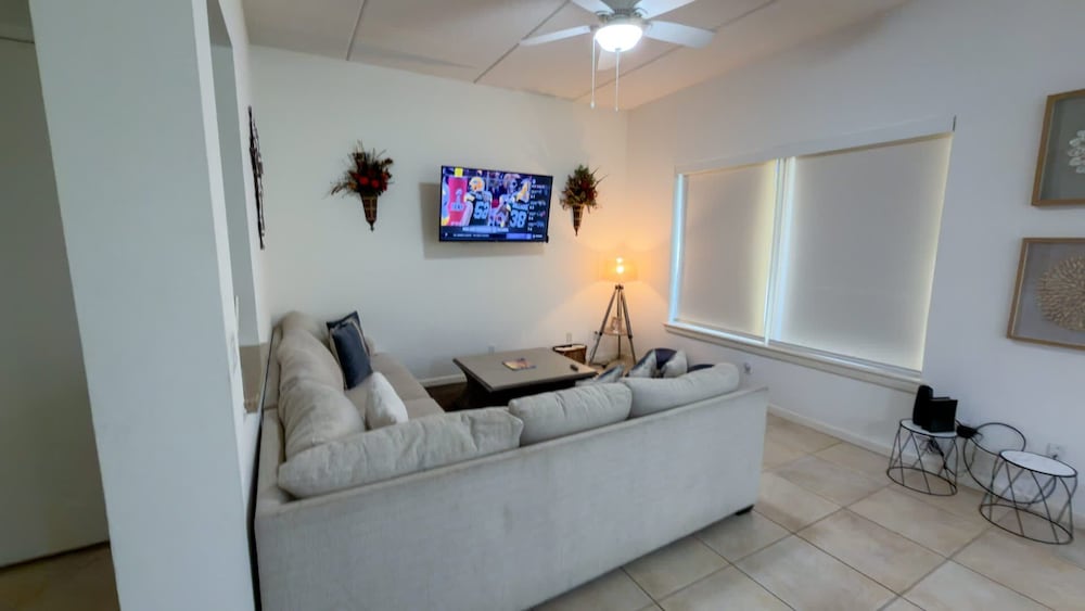 Channel Views Private Boat Slip Pool & Patio 3 Bedroom Apts