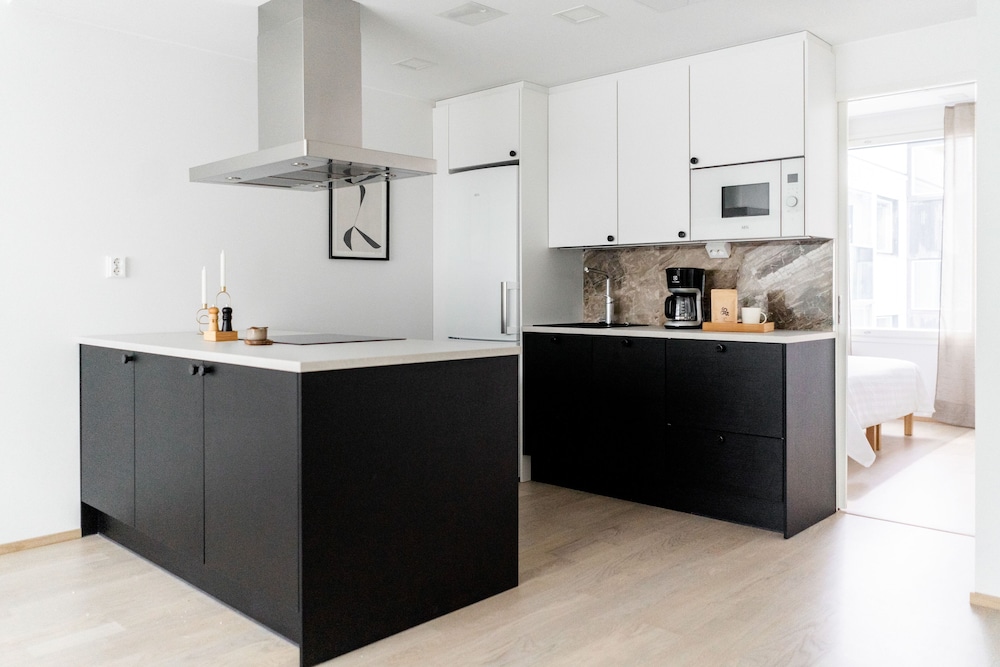 New stylish 1br in the heart of the city view 4