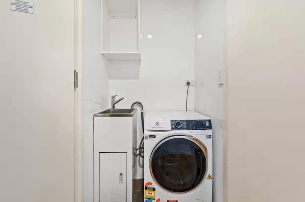 Central Peaceful 1 Bedroom With Balcony Aircon photo 3