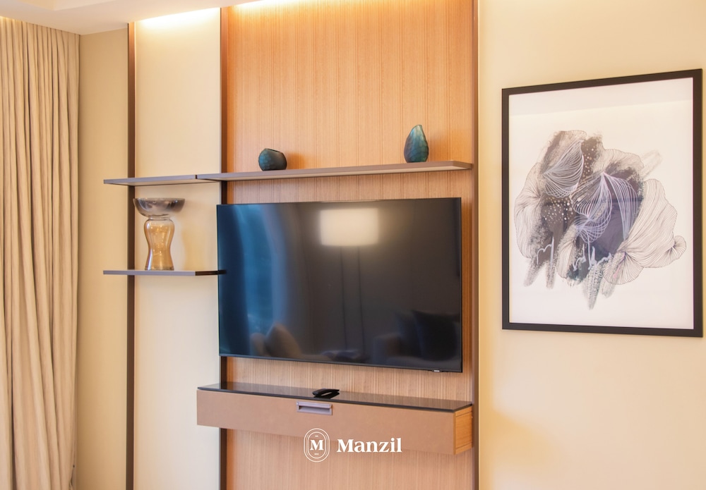 3BR Luxury Living next to Burj Khalifa