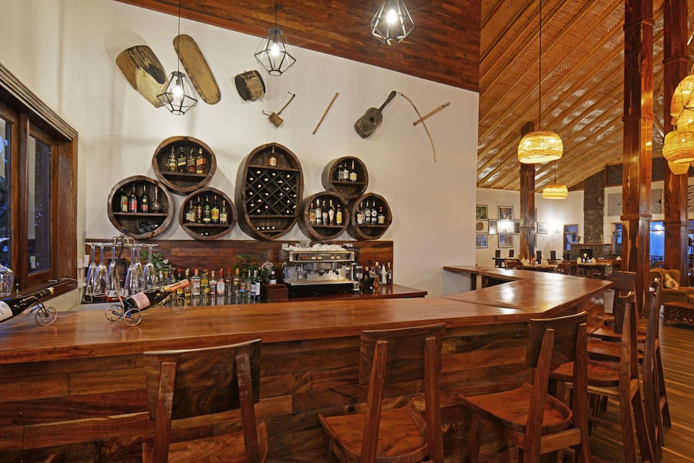 Nkuringo Bwindi Gorilla Lodge