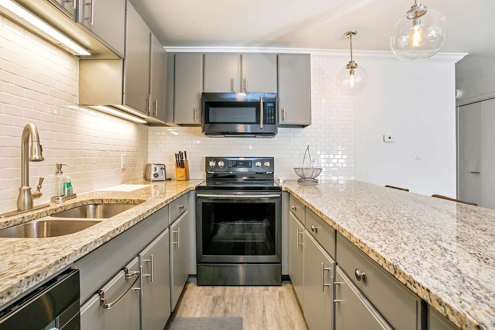Lionshead Village 2BR at Alphorn - Walk to Gondola