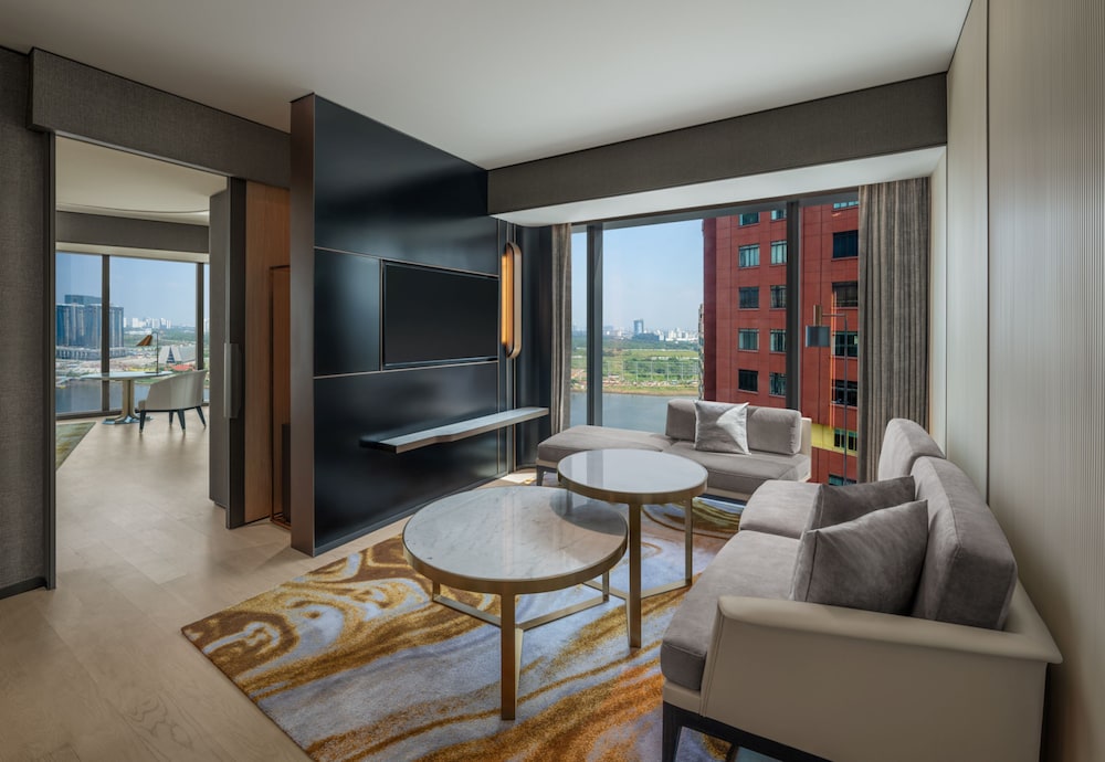 Hilton Saigon 70