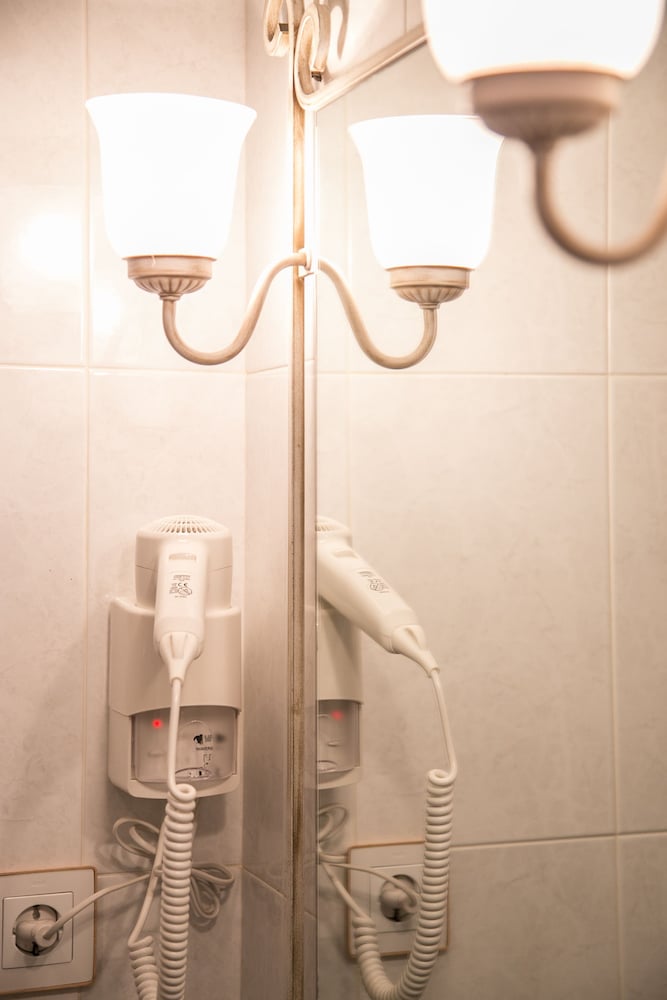 Hotel Restaurante Quintanares - Property Image 16