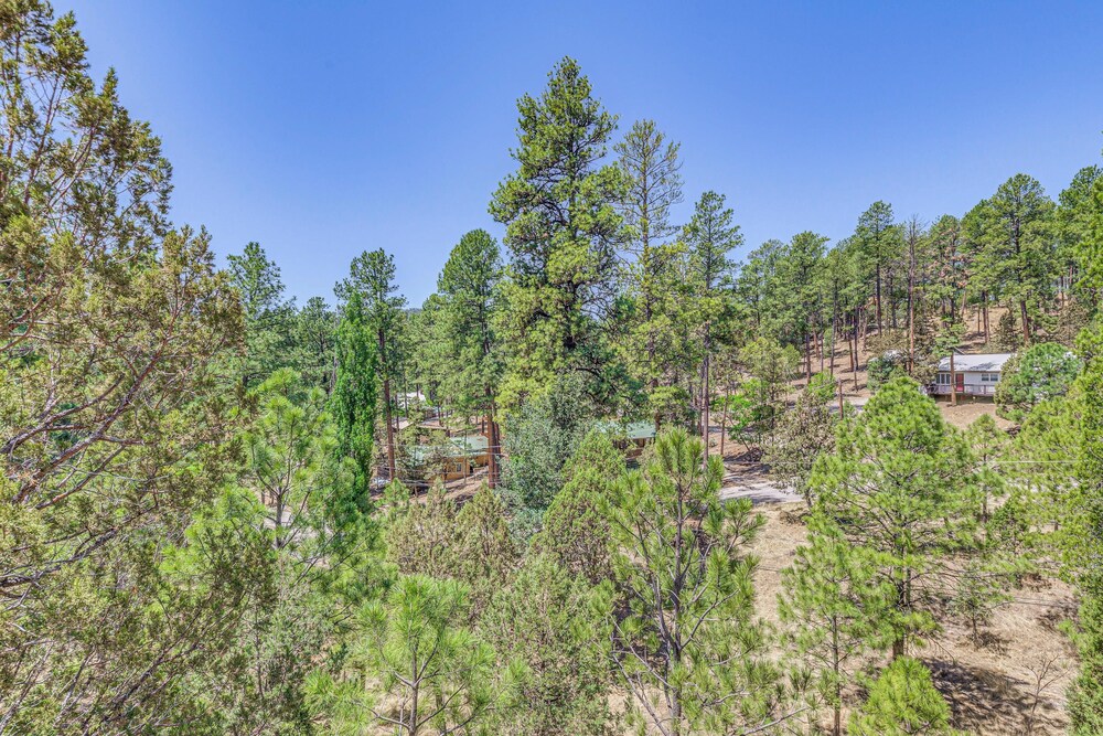 < 2 Mi to Midtown Ruidoso: Forest-view Sanctuary!