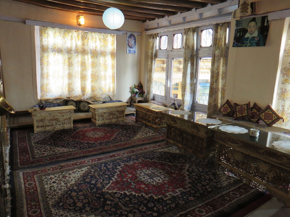 TIH Nezer View Guest House