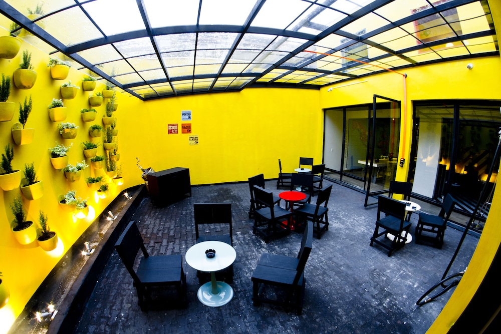 1212 Hostels