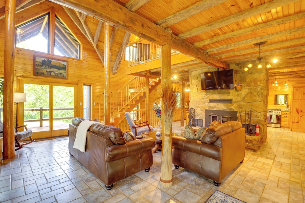 3,000 Sq Ft + Game Room: Ozarks Serenity Cabin!
