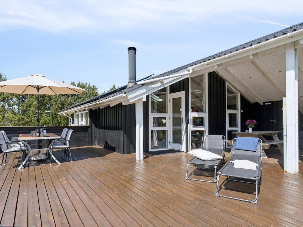 5 Star Holiday Home in Hals