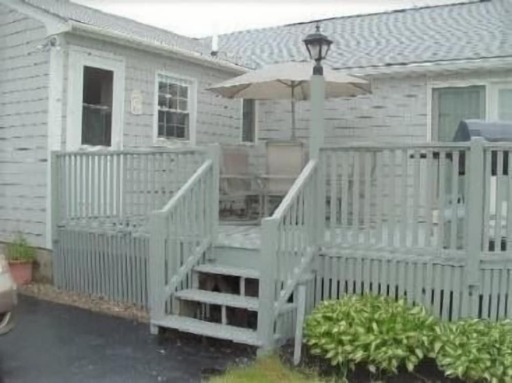 Moirai - W002 Relaxing Home With A Quiet View, Minutes Away From Moody Beach 3 Bedroom Home by Redawning - Property Image 10