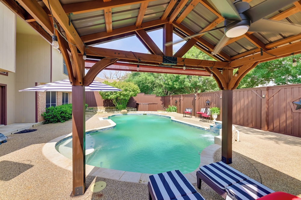 7 Mi to Lewisville Lake: Spacious Denton Home