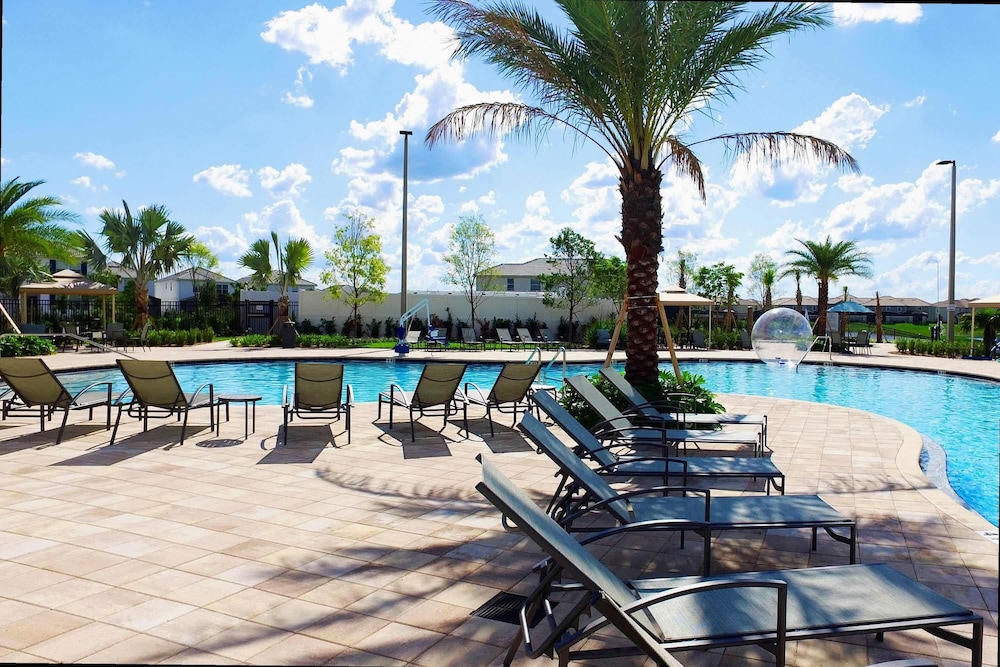 5BR Private Pool Resort Amenities Near Disney