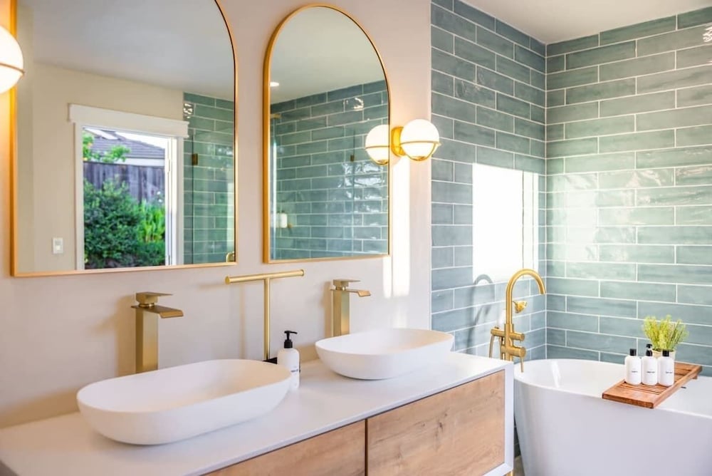 @ Marbella Lane - Vibrant & Chic Designer Home