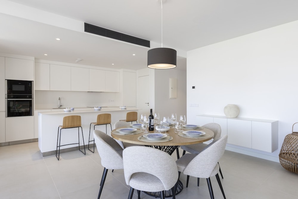 Exclusive 3-bedroom Apartment in Higueron
