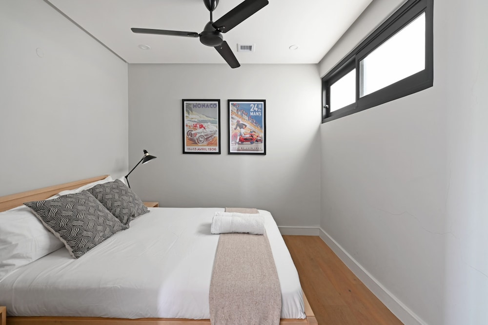 2 Bedroom Heart of Sea Point The Avant