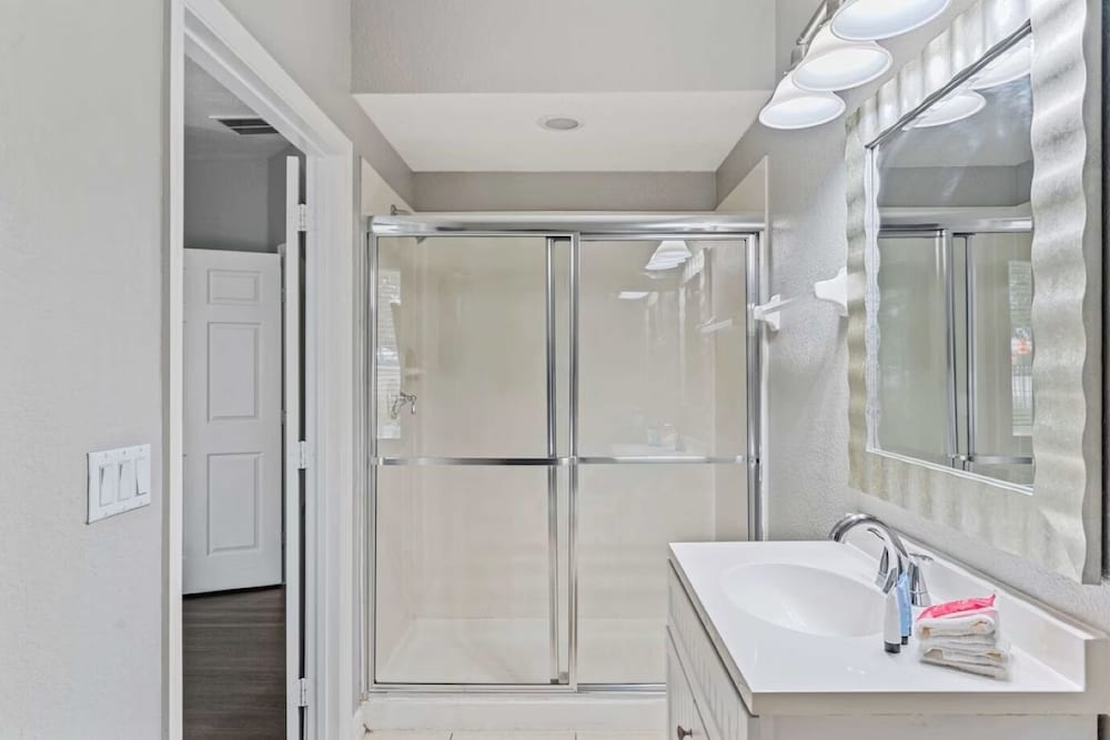 Vista Cay Swanky
