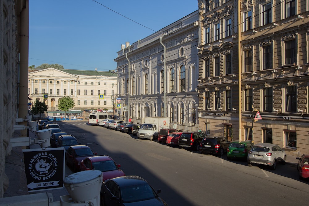 BELLE apartment on Italianskaya