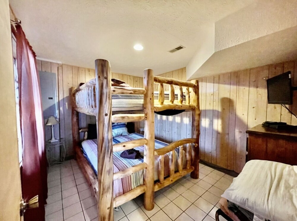 Olde Tyme Way Cabins 3526