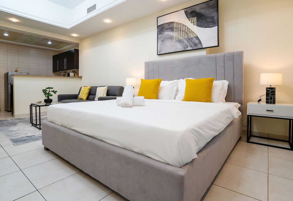 Tanin - Luxurious and Contemporary Studio in JLT Cluster R