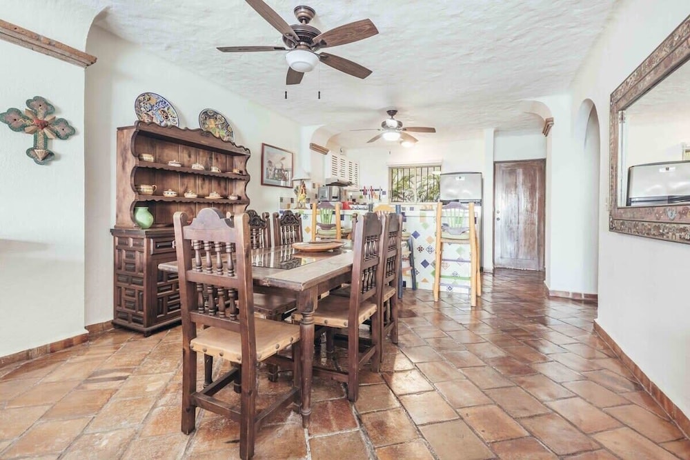 Ocean View 2Br Condo-balcony-beach-pool - 908