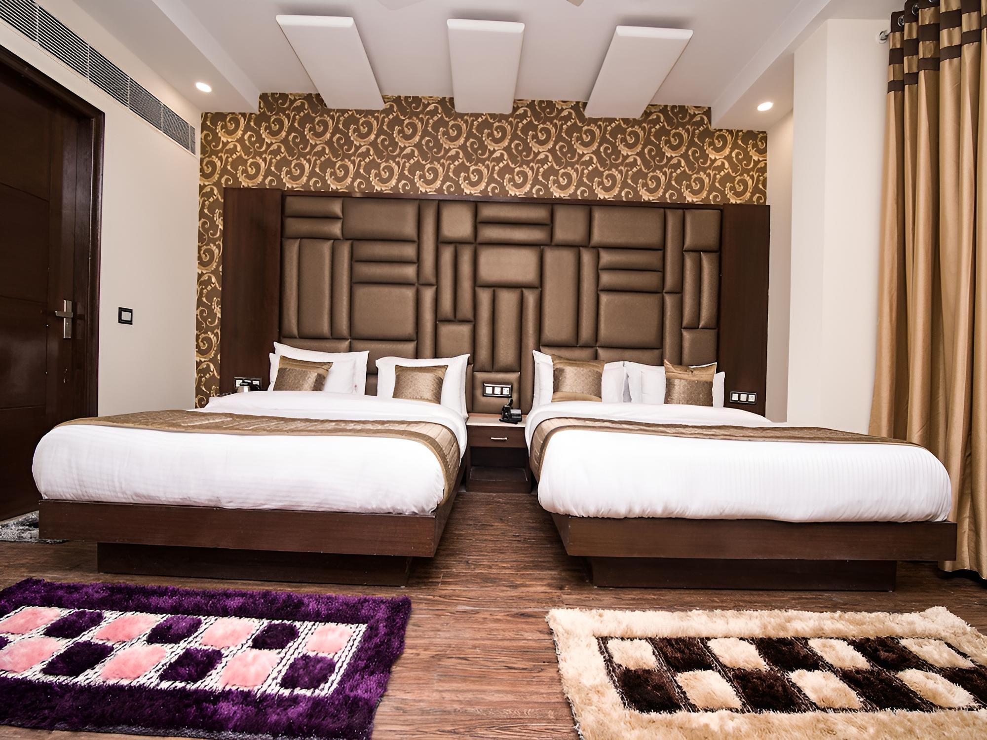 Capital O 14831 hotel mannat