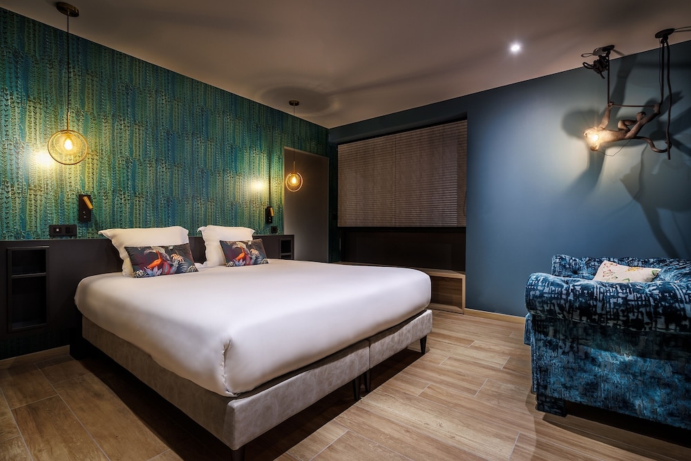 hotel room