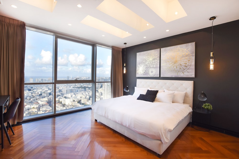 Tower Sea View Luxury 32 Floor Apartment view 5