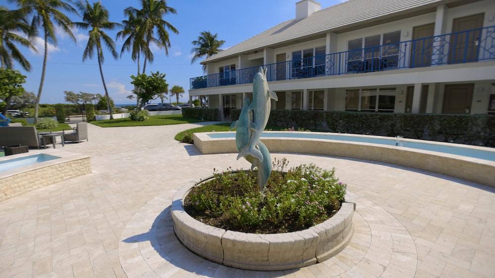 Dover House Resort