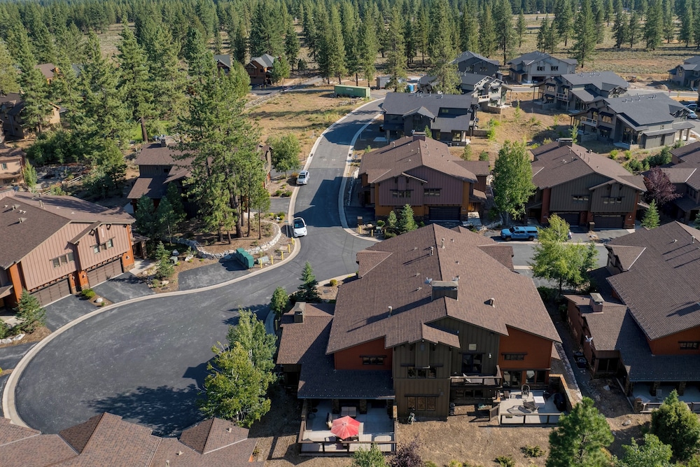Luxe All-season Retreat by Avantstay Prime Location, Near Skiing