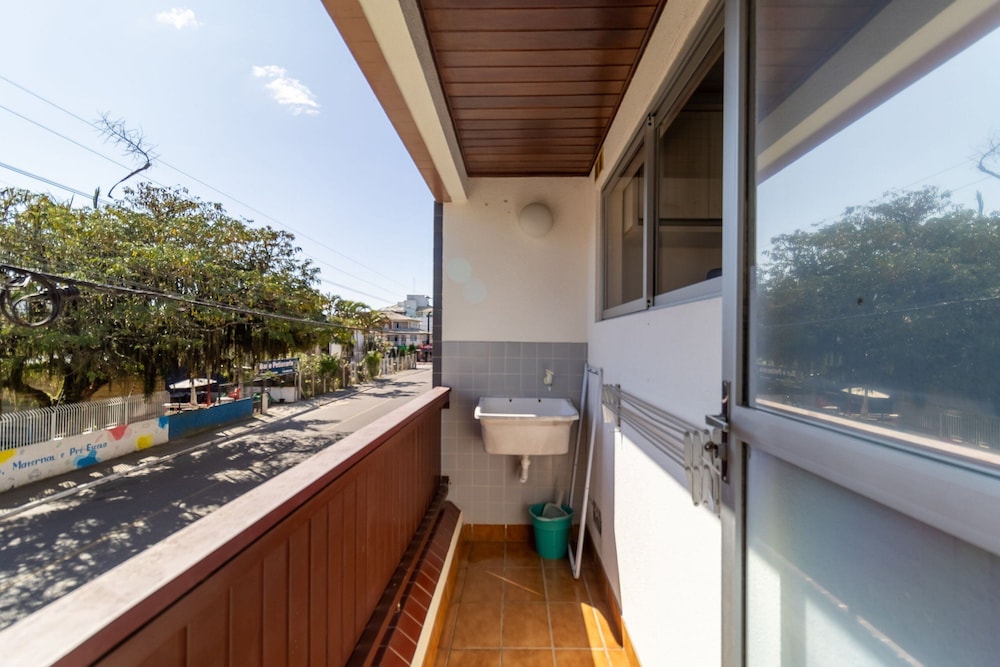 Apt 6 min From the sea in Canasvieiras-sc Rba201